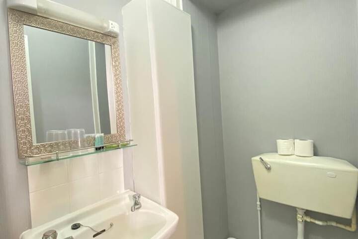 Room 70 of 99