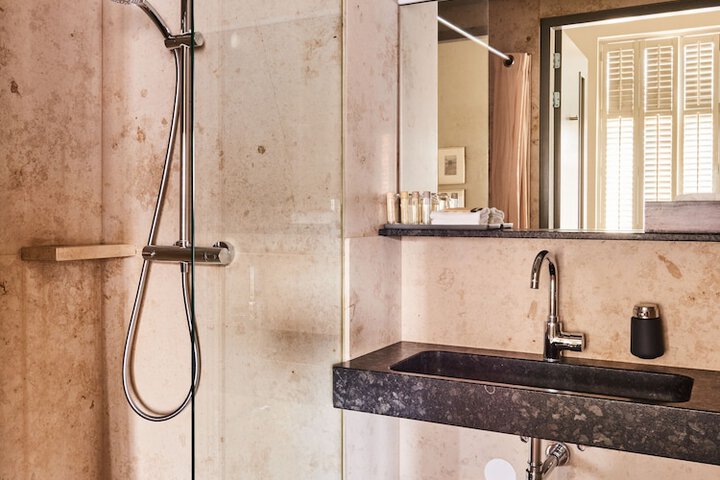 Room 134 of 171