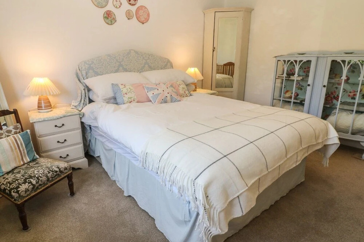 Room 2 of 18
