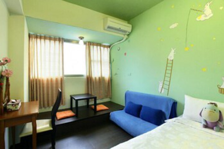 Room 4 of 38