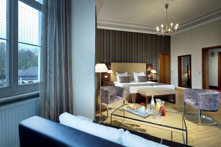 Room 21 of 53