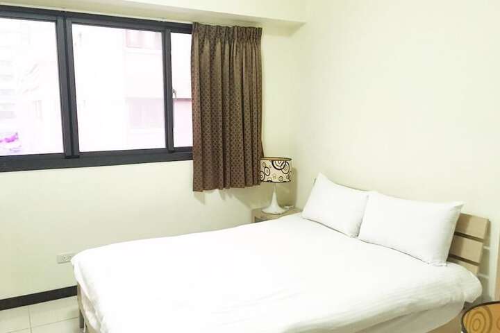 Room 9 of 9