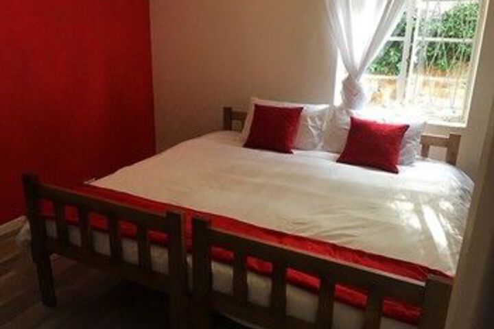 Room 2 of 7