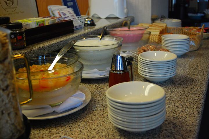 Breakfast/Coffee Service 17 of 29