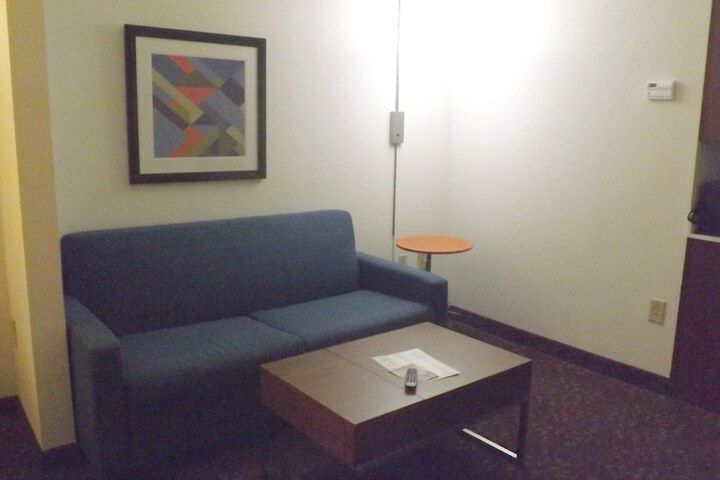 Room 27 of 60