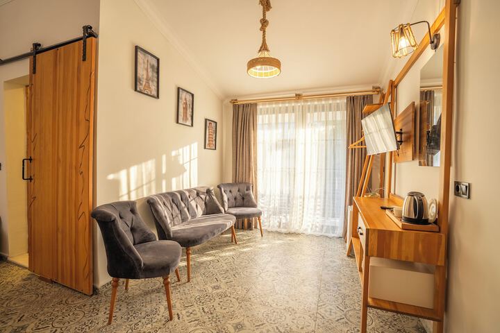 Room 18 of 38