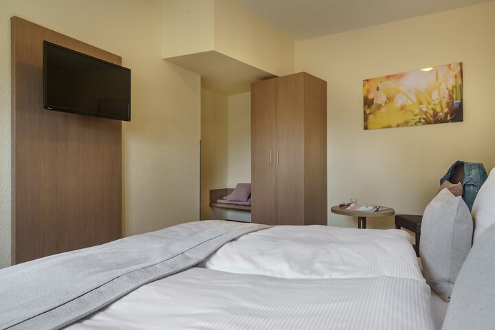 Room 32 of 70