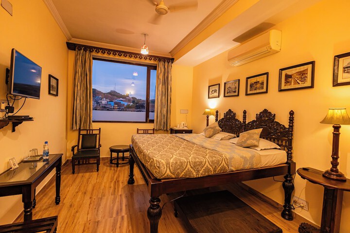 Room 20 of 53
