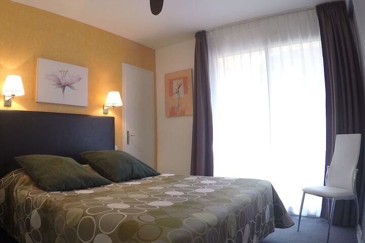 Room 27 of 70