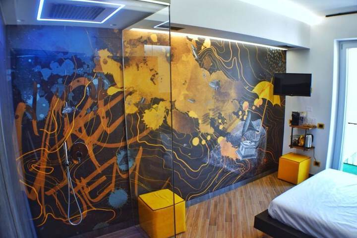 Room 93 of 147