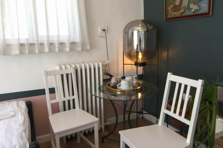 Room 40 of 166