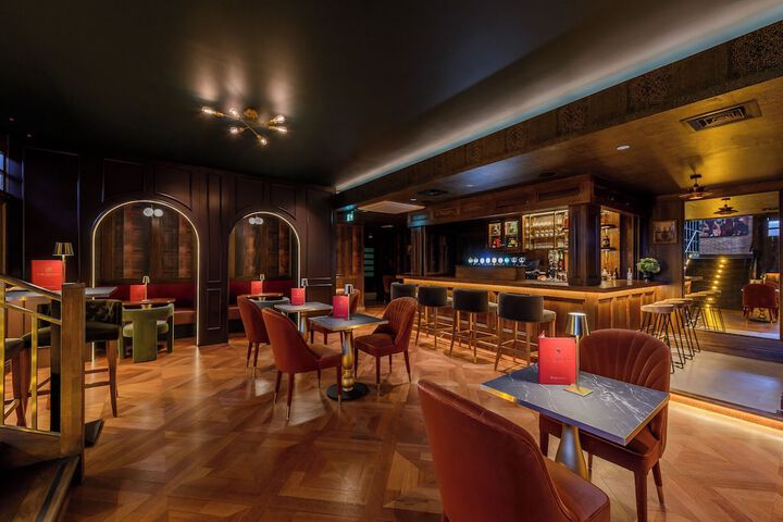 Lounge 61 of 75