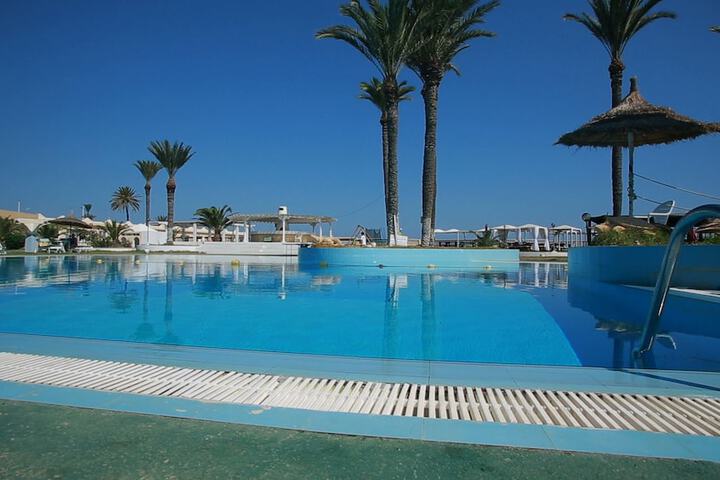 Pools & Facilities