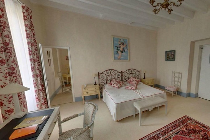 Room 3 of 43