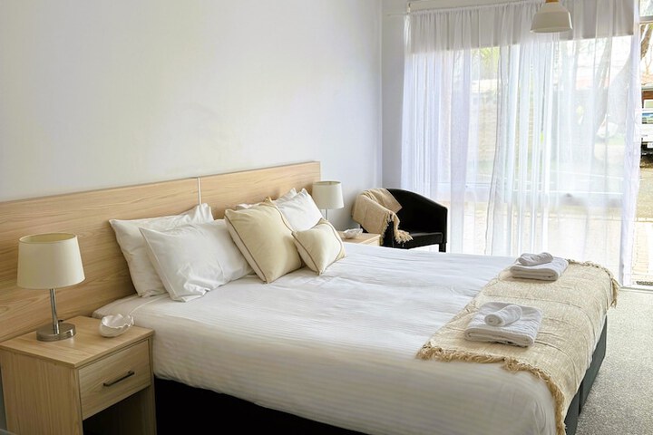 Room 27 of 90