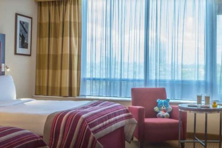 Room 7 of 43