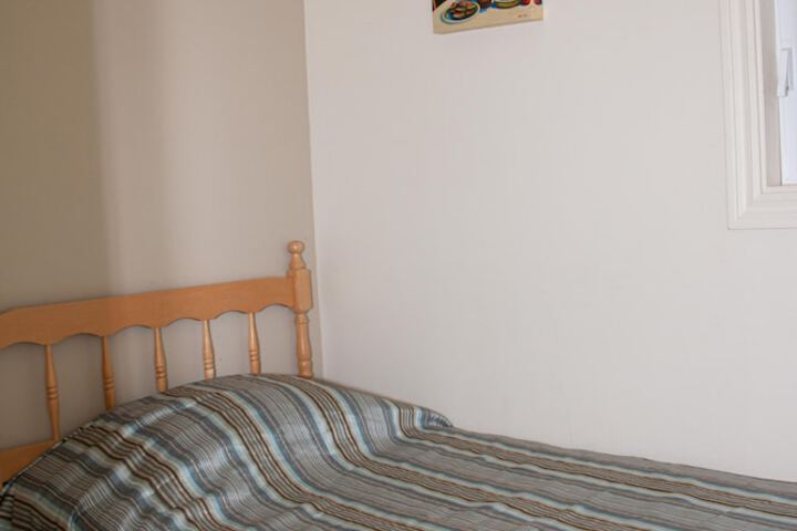 Room 12 of 106