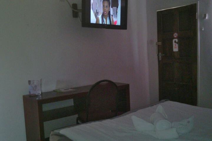 Room 3 of 26