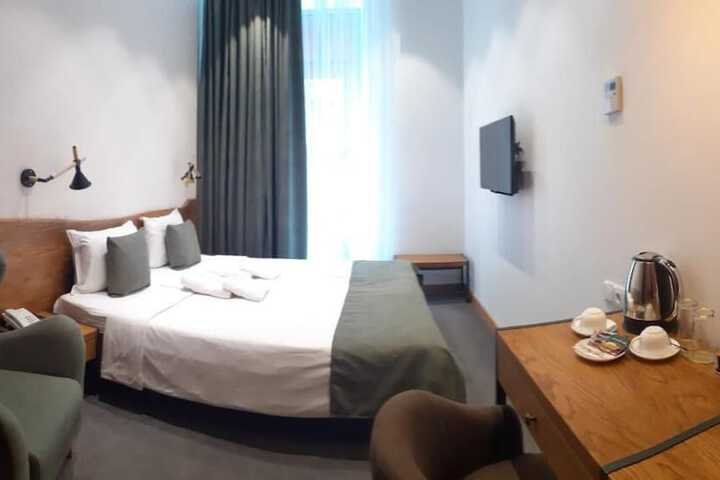 Room 21 of 49