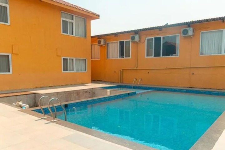 Pool 21 of 26