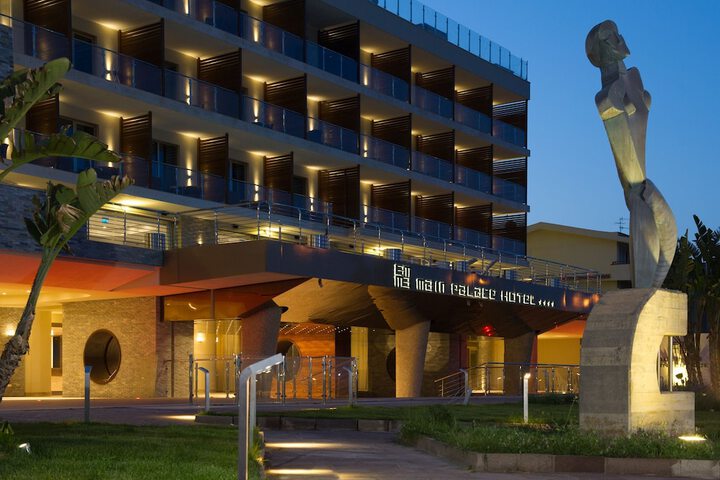 Hotel Exterior 65 of 66