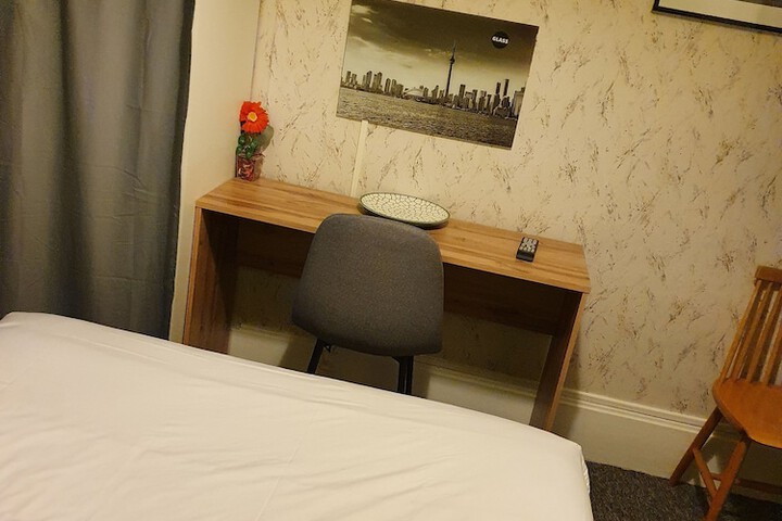 Room 10 of 52