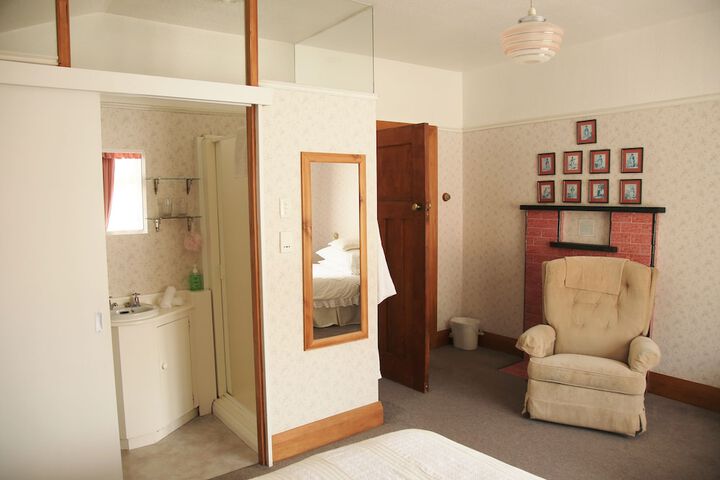 Room 26 of 39