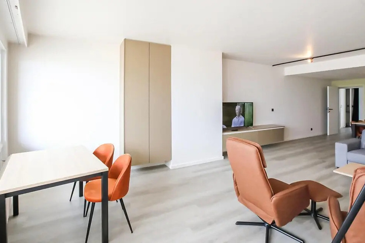 Room 3 of 17