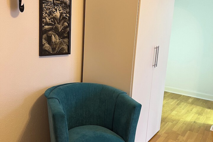 Room 4 of 13