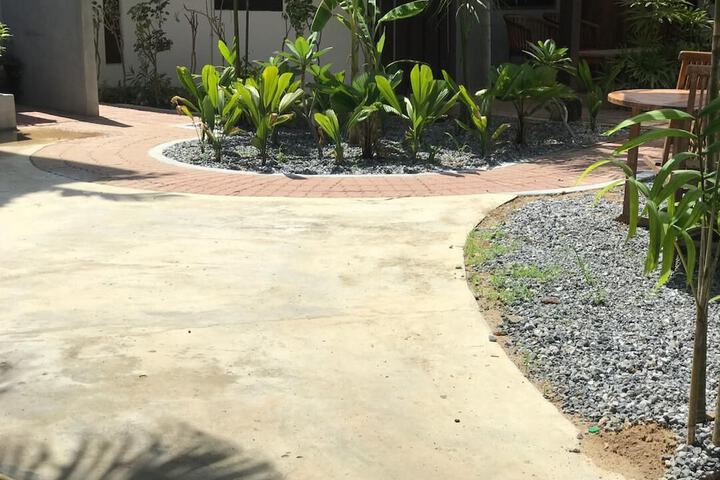 Hotel Exterior 92 of 108