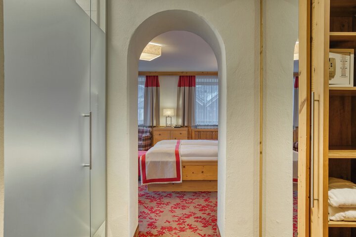 Room 58 of 171