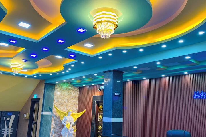 Hotel Interior 7 of 101
