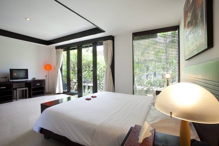 Room 5 of 28