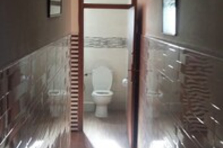 Room 5 of 7