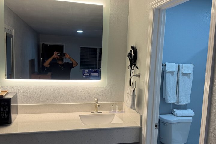 Room 11 of 17