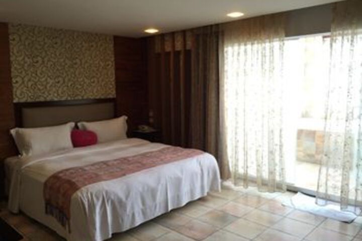 Room 5 of 27