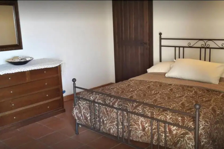 Room 3 of 10