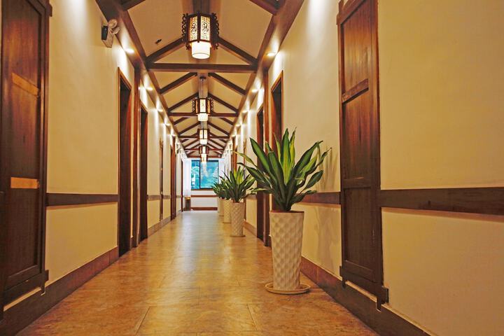 Ballroom/Hall 61 of 69
