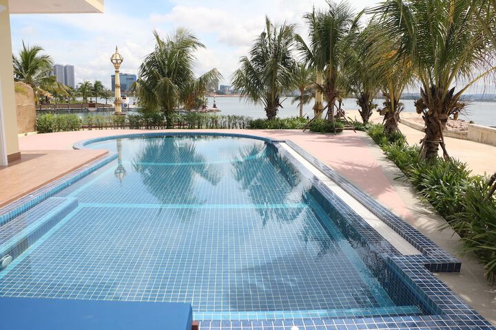 Pool 64 of 129