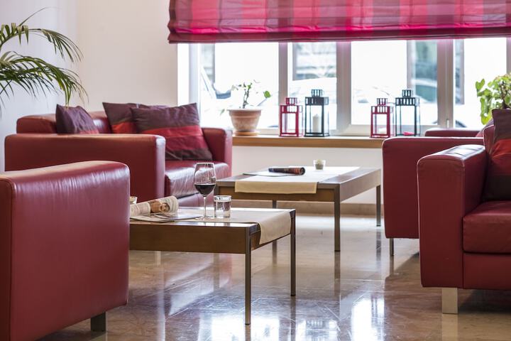Guest Lobby