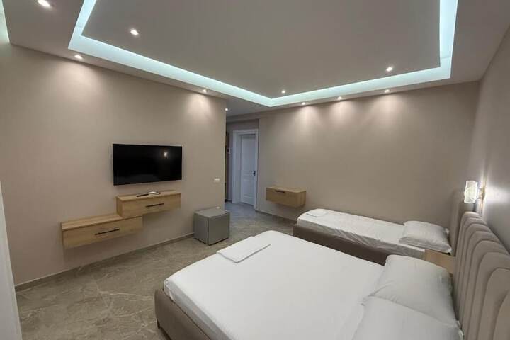 Room 15 of 62