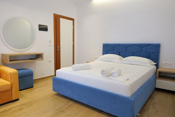 Room 10 of 53