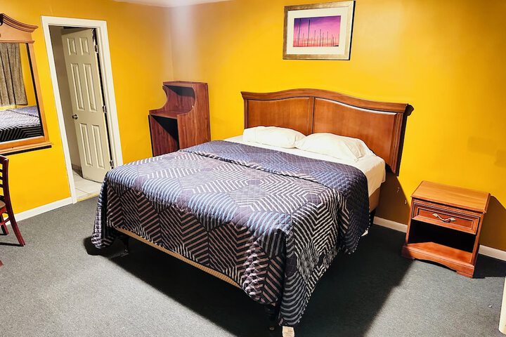 Room 4 of 11