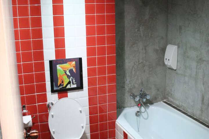 Room 16 of 32