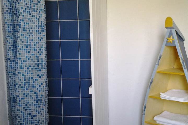 Room 2 of 11