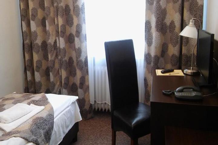Photo 1