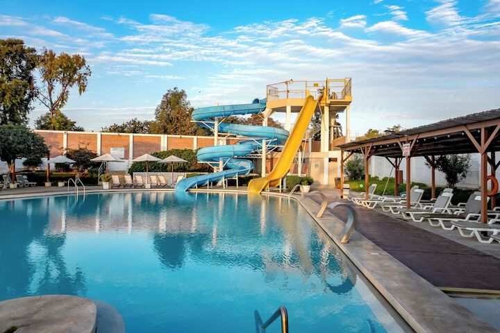 Pool 130 of 214