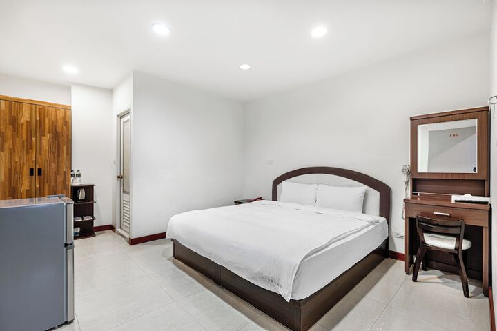 Room 30 of 69