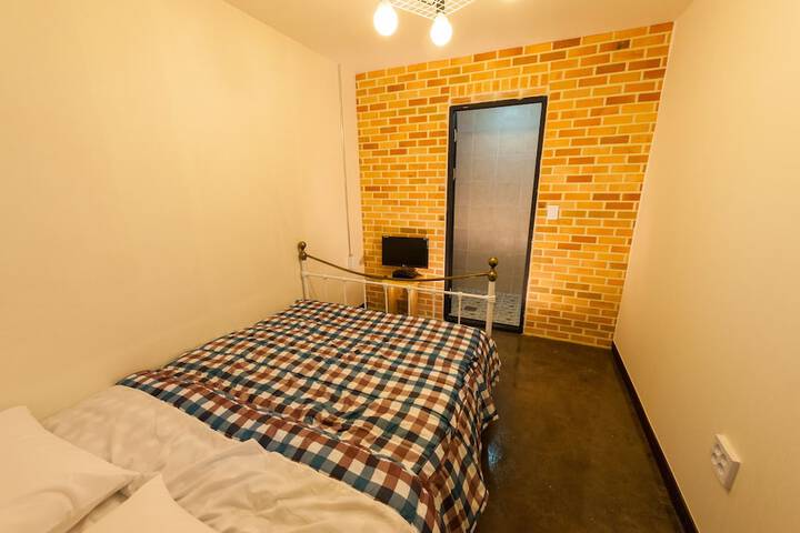 Room 20 of 151