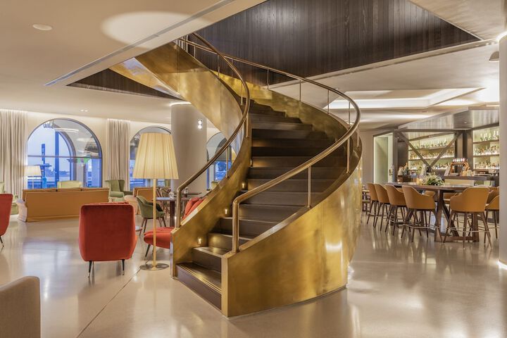 Entrance & Lobby